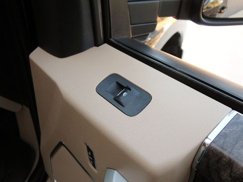 Used 2018 Ford F250 Lariat w/ Lariat Ultimate Package image 40