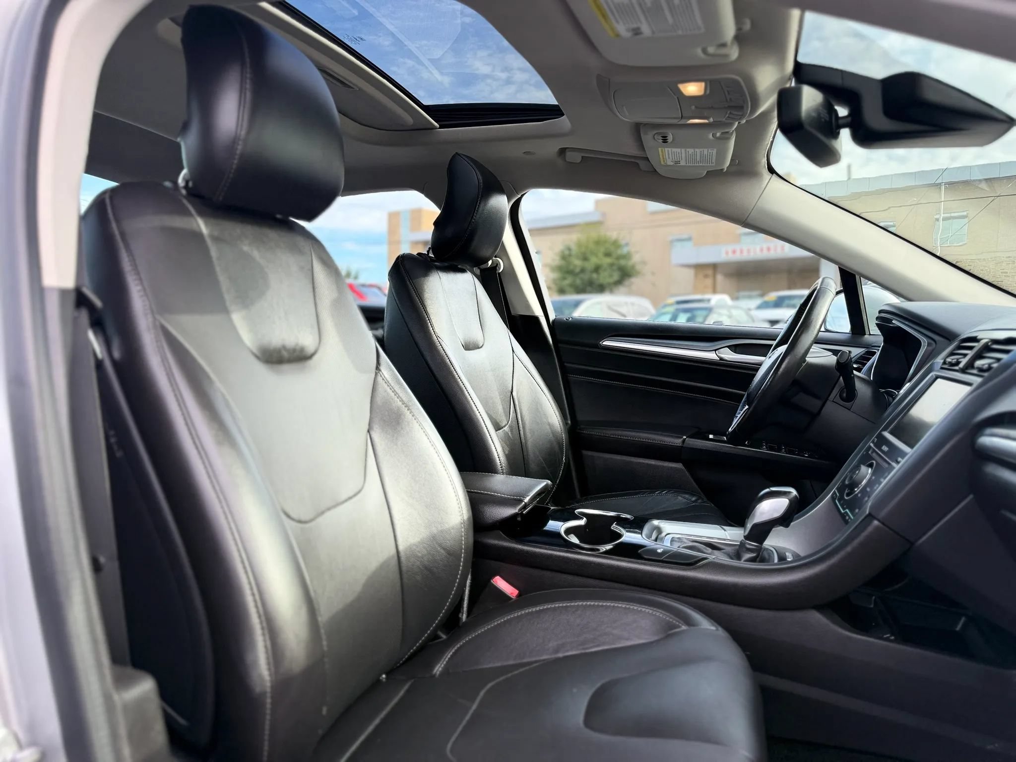 Used 2014 Ford Fusion Titanium FWD image 22