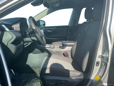 Used 2024 Toyota RAV4 XLE image 9