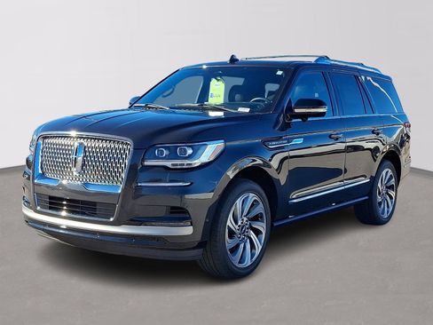 Certified 2023 Lincoln Navigator Reserve image 3