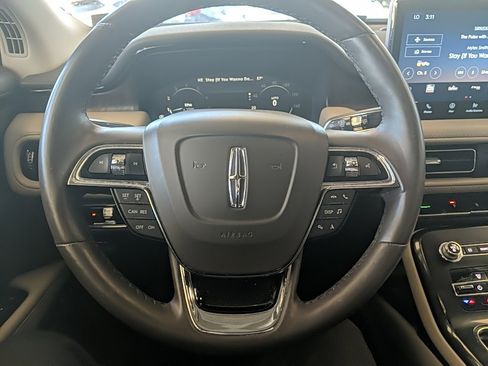 Certified 2022 Lincoln Nautilus Reserve w/ Luxury Package image 15