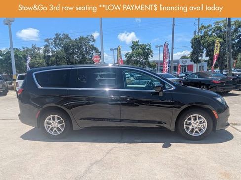 Used 2023 Chrysler Voyager LX FWD image 3