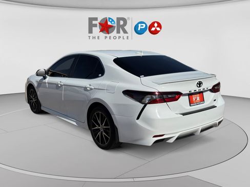 Used 2024 Toyota Camry SE w/ Convenience Package FWD image 3