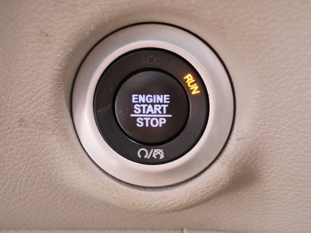 Certified 2023 Chrysler Pacifica Touring-L FWD image 27