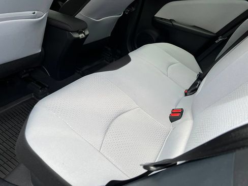 Certified 2022 Toyota Prius LE FWD image 15