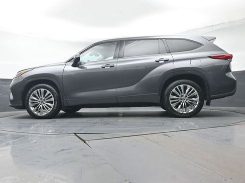 Used 2023 Toyota Highlander Platinum image 40