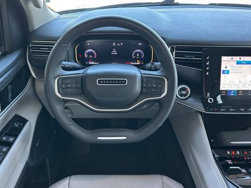 Used 2024 Jeep Wagoneer L Series II w/ Flexible Seating Group image 14