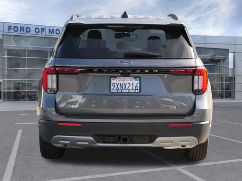 Used 2026 Ford Explorer Active w/ Active Comfort Package RWD image 6