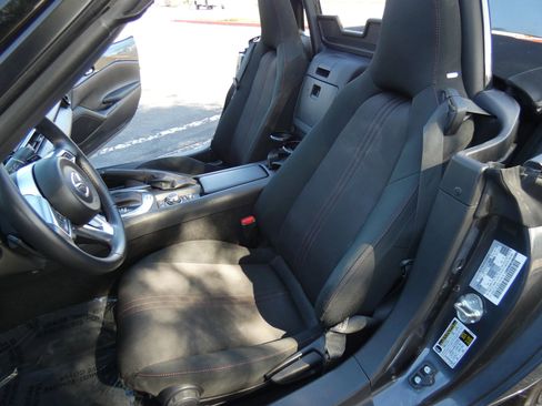 Used 2016 MAZDA MX-5 Miata Club image 36