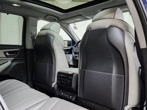 Used 2023 Acura MDX SH-AWD w/ Advance Package image 17