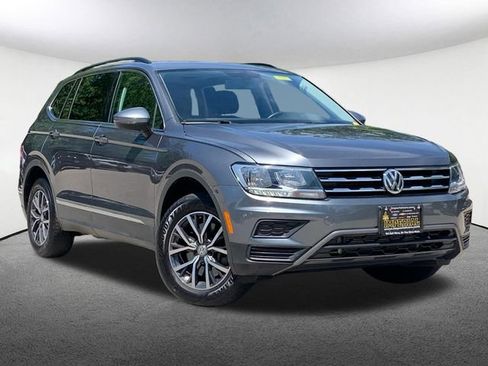 Used 2020 Volkswagen Tiguan SE w/ Panoramic Sunroof Package AWD/4WD image 2