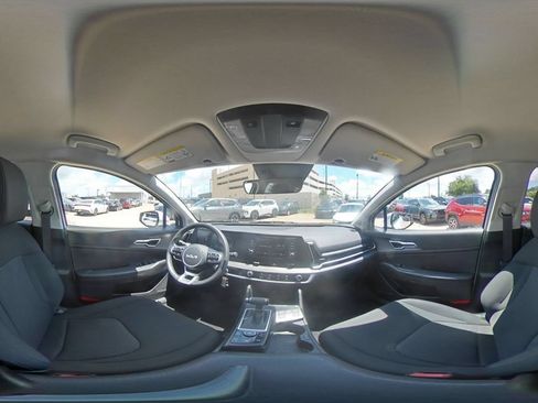 Used 2025 Kia Sportage LX FWD image 41