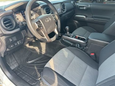 Used 2023 Toyota Tacoma TRD Off-Road image 10
