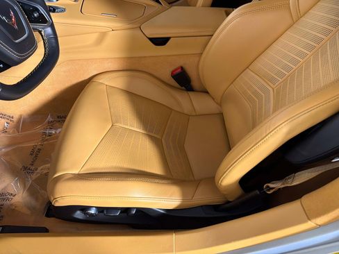 Used 2021 Chevrolet Corvette Stingray Premium Cpe w/ Z51 Performance Package RWD image 29
