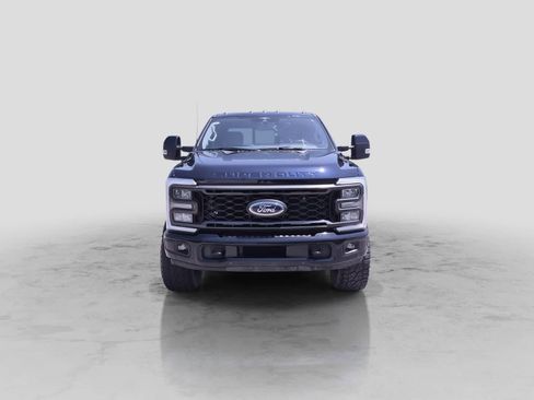Used 2023 Ford F350 Lariat w/ Lariat Ultimate Package AWD/4WD image 3
