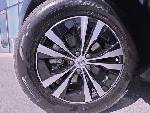 Used 2024 Volvo XC60 B5 Core w/ Protection Package Premier image 37