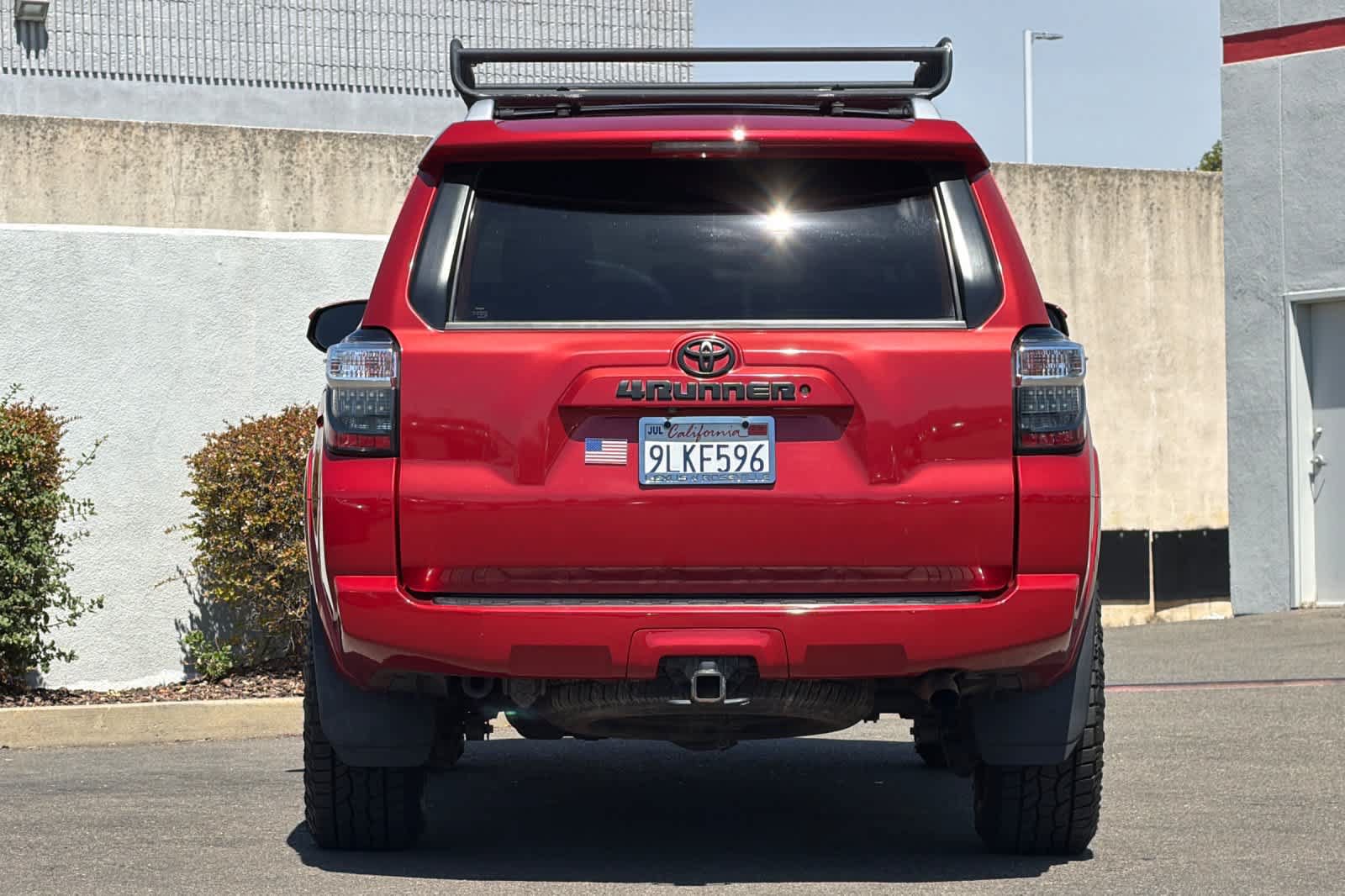 Used 2018 Toyota 4Runner 4WD image 8