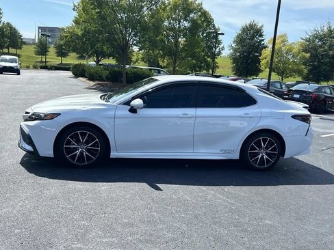 Used 2023 Toyota Camry SE FWD image 7