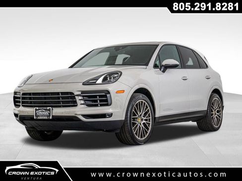 Used 2023 Porsche Cayenne Platinum Edition image 3