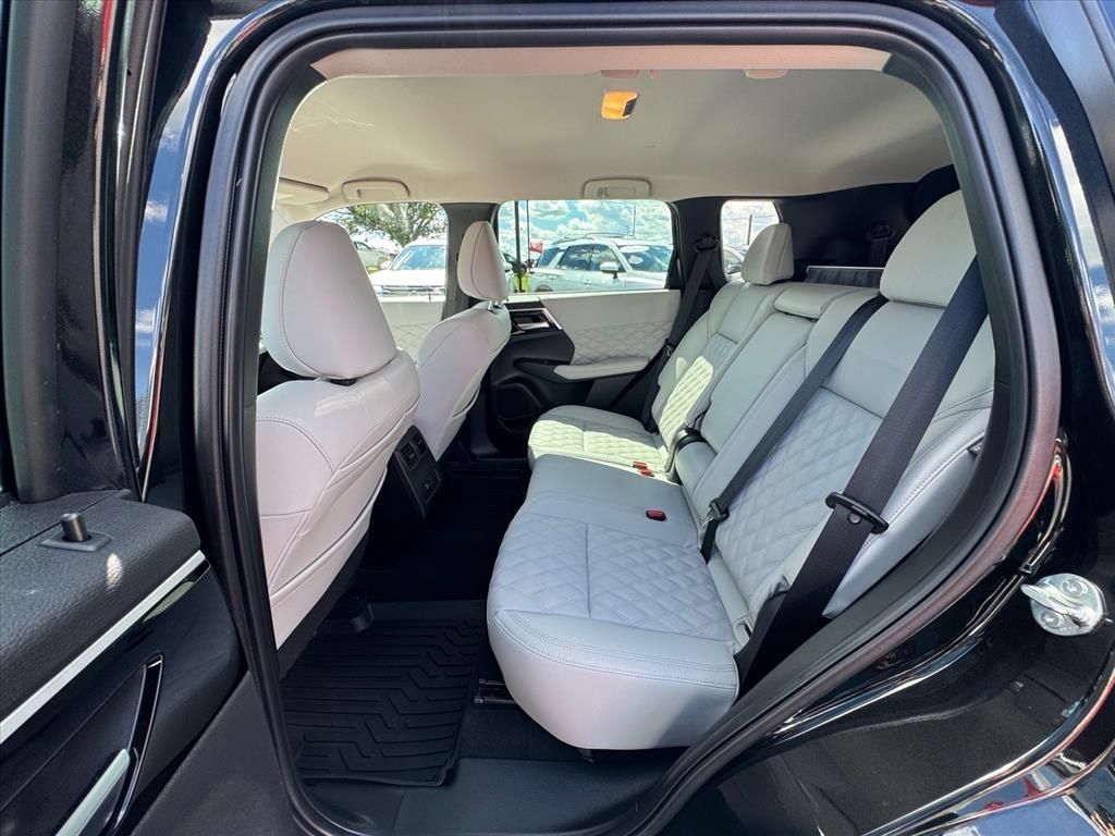 Used 2022 Mitsubishi Outlander SEL AWD/4WD image 12