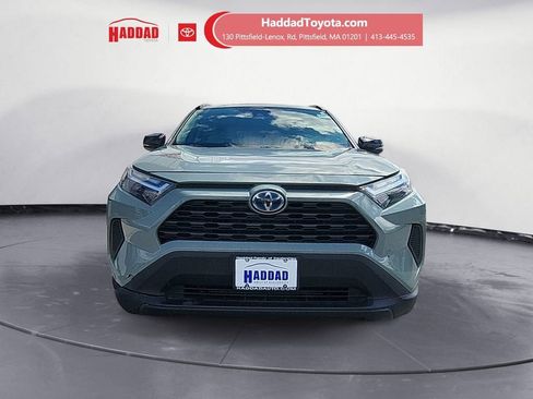 Used 2022 Toyota RAV4 XLE w/ XLE Grade Weather Package AWD/4WD image 9