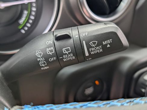 Used 2023 Jeep Wrangler Unlimited Rubicon 4xe AWD/4WD image 28