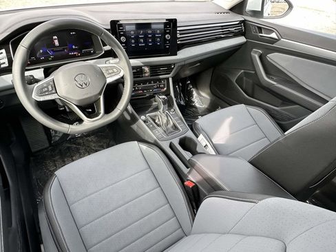 New 2026 Volkswagen Jetta SE image 9