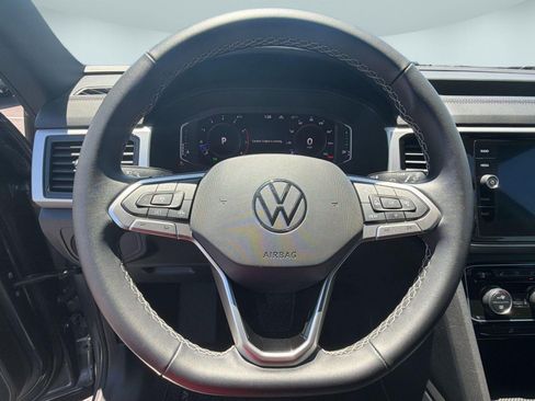 Certified 2022 Volkswagen Atlas Cross Sport SE AWD/4WD image 17