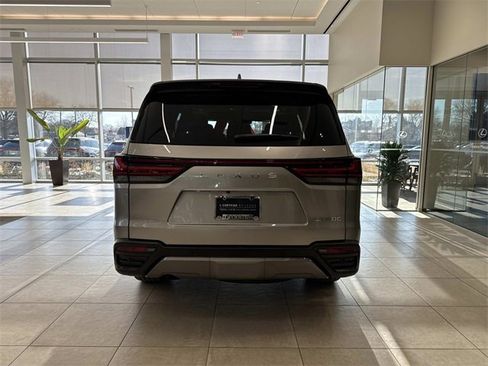Certified 2025 Lexus LX 600 4WD w/ Appearance Package image 5