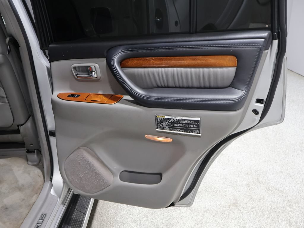 Used 2007 Lexus LX 470 4WD w/ Preferred Accessory Pkg image 21