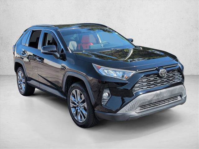 Used 2019 Toyota RAV4 XLE Premium FWD image 4