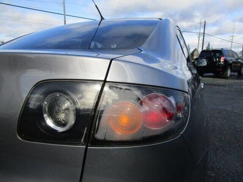 Used 2005 MAZDA MAZDA3 s w/ Sport Pkg image 24