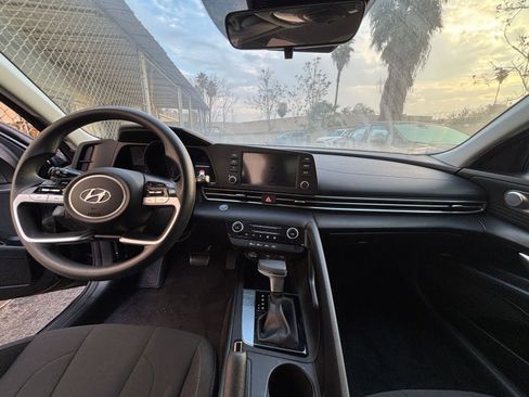 Used 2021 Hyundai Elantra SEL image 38