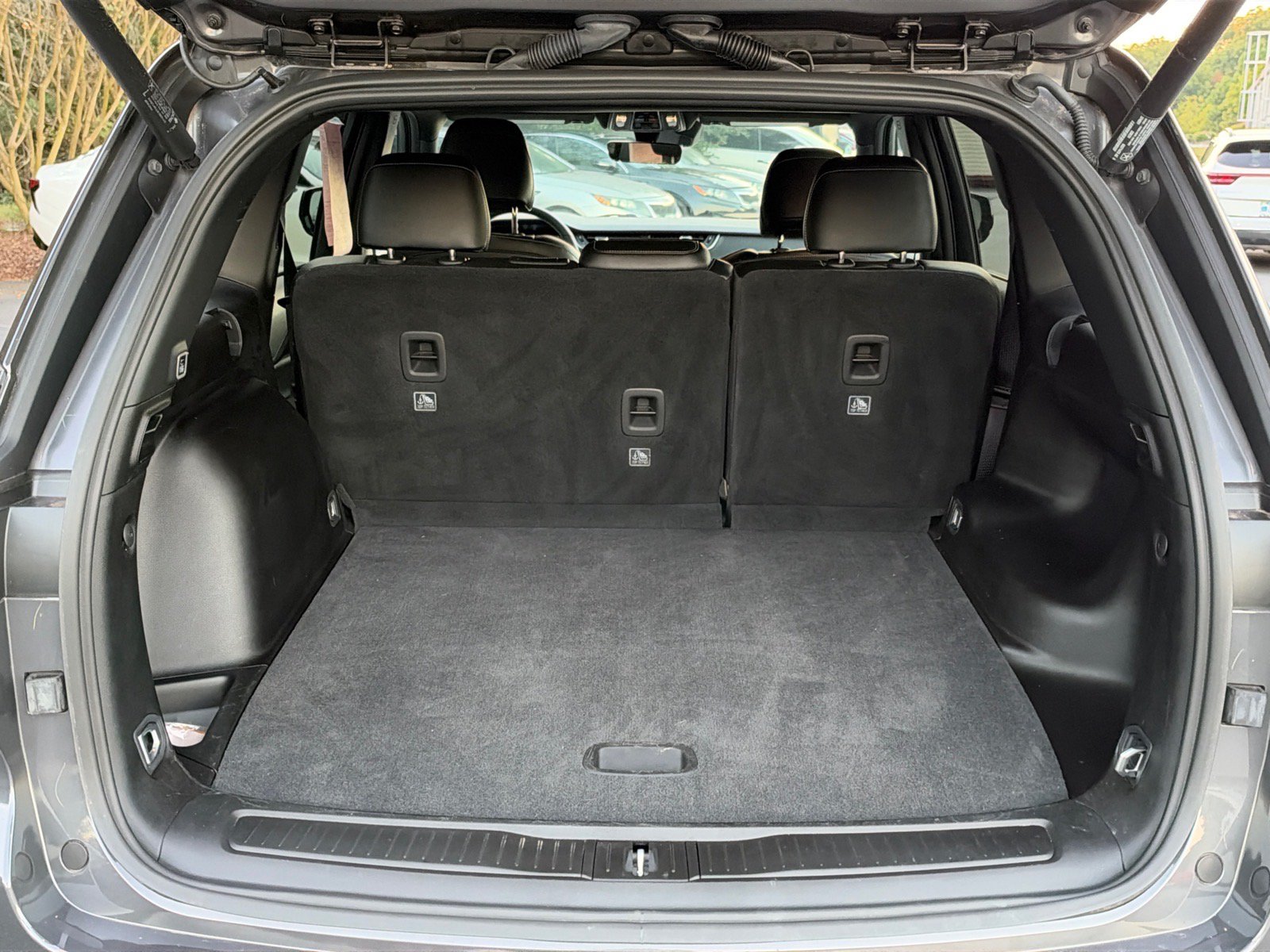 Used 2025 Jeep Grand Cherokee Altitude RWD image 5