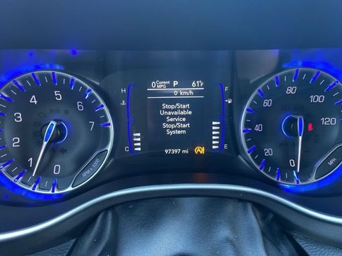 Used 2020 Chrysler Pacifica Touring-L FWD image 29