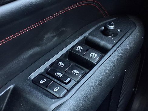 Used 2023 Jeep Compass Trailhawk image 19