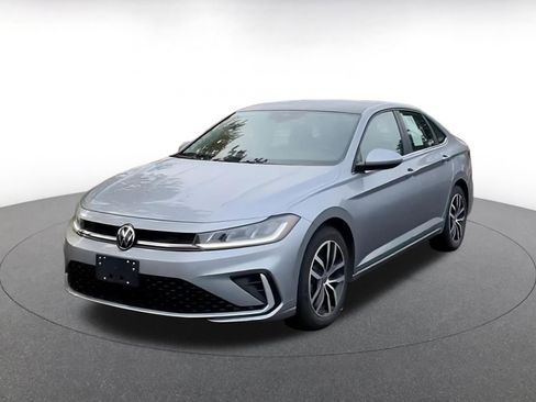 Used 2025 Volkswagen Jetta SE image 9