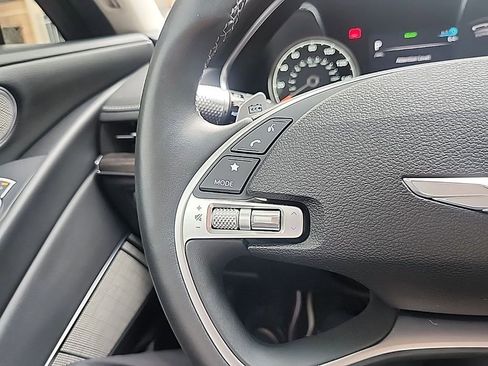 Used 2024 Genesis G80 AWD/4WD image 9