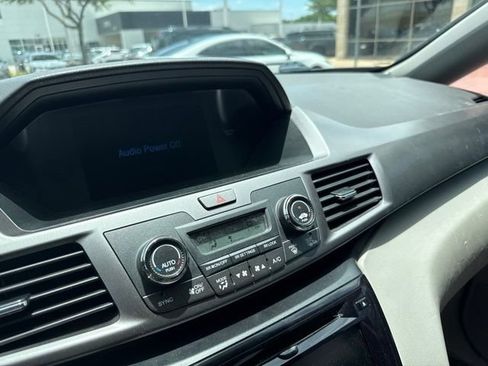 Used 2015 Honda Odyssey EX image 10