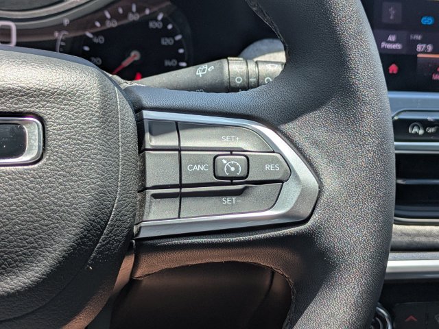 Used 2024 Jeep Compass Latitude AWD/4WD image 34
