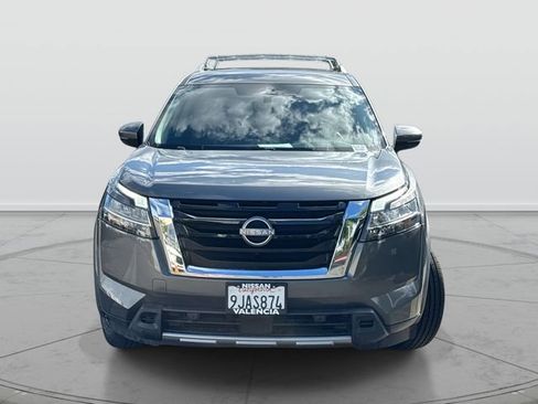 Certified 2024 Nissan Pathfinder SL image 2