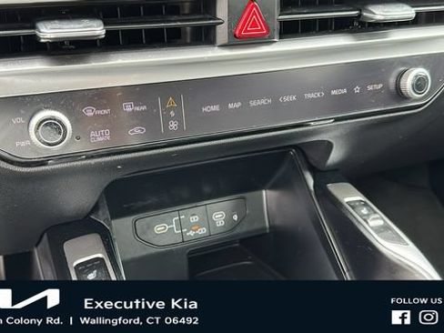 Certified 2024 Kia Sorento S w/ Panoramic Sunroof Package AWD/4WD image 18