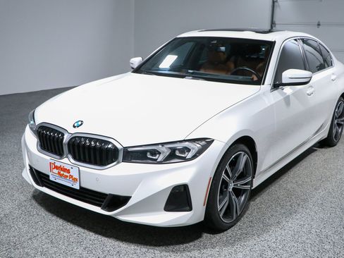 Used 2024 BMW 330i Sedan w/ Premium Package RWD image 30