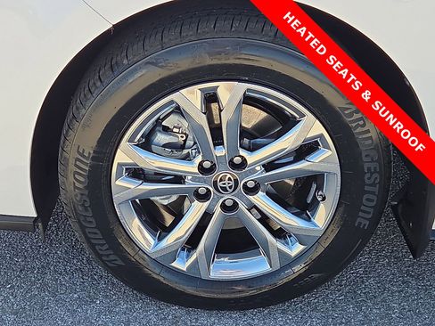 Used 2023 Toyota Sienna XSE w/ XSE Plus Package image 7