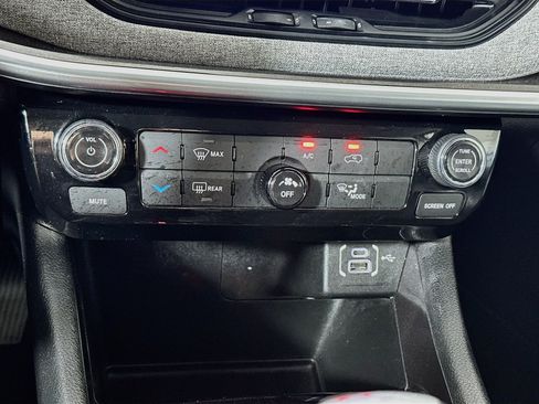 Used 2022 Jeep Compass Latitude w/ Sun and Sound Group FWD image 15