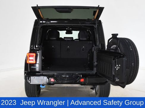 Used 2023 Jeep Wrangler Unlimited Sahara AWD/4WD image 7