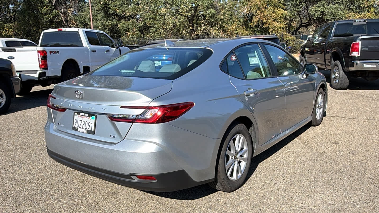Used 2025 Toyota Camry LE FWD image 5