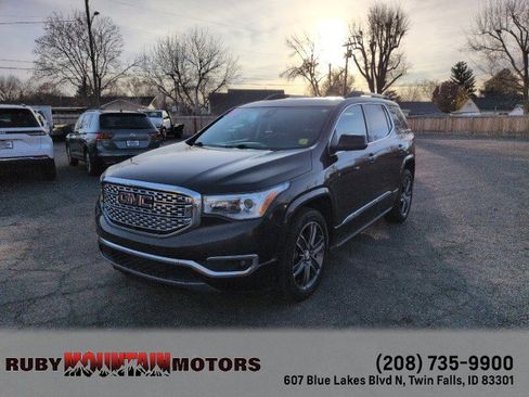 Used 2017 GMC Acadia Denali image 3