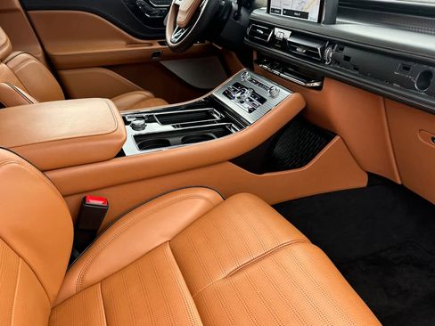 Certified 2023 Lincoln Aviator Black Label image 17