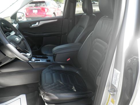 Certified 2023 Ford Escape Platinum w/ Premium Technology Package image 14
